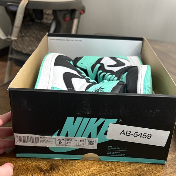 Nike Air Jordan 1 Mid Green glow - Picture 1 of 4